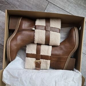 Brown and Cream Shearling Women's Ankle Boots NEW
